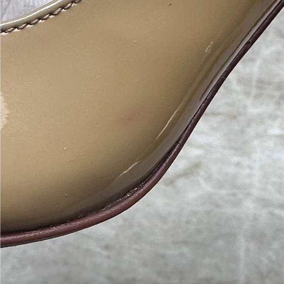 Vince Camuto Beige Patent Pointy toe sling back pumps. Size 8W - Picture 9 of 12